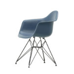 Eames Plastic Armchair DAR